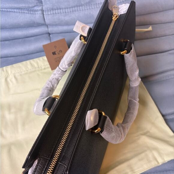 Burberry Black and Tan Banwell top handle Handbag - Picture 6 of 9